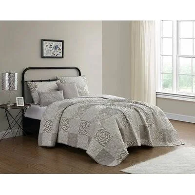 Sterger Animal Printed Patchwork Reversible Quilt Set World Menagerie Size: Queen Quilt + 2 Sham + 2 Decorative Pillow - Color: T