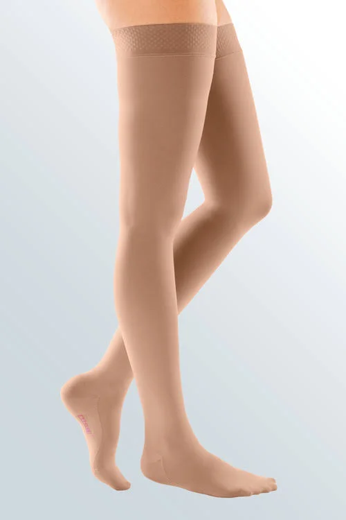 Mediven Comfort - 30-40 mmHg, Thigh High w/ Silicone Top-Band, Closed Toe Ebony, V-Petite