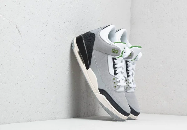 Air Jordan 3 Retro &Chlorophyll& Shoes - Size 12.5