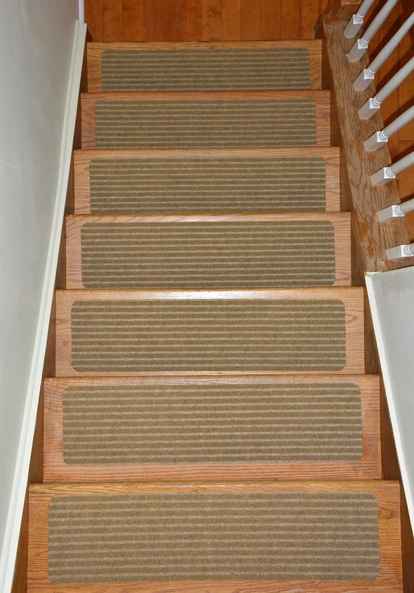 Stair Treads Collection Indoor Skid Slip Resistant Carpet Stair Tread Treads (Beige, Set of 13 (8 in x 30 in))