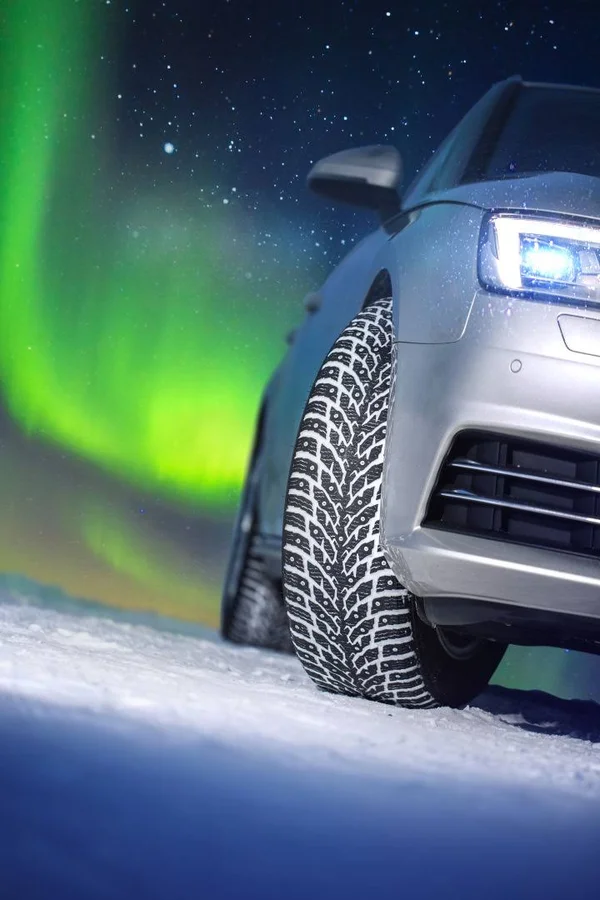 245/50R18 Run Flat 100T Nokian Hakkapeliitta 9 Studded Winter Tire