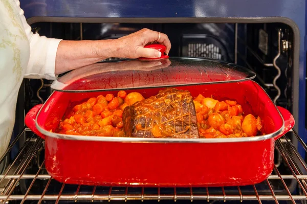 RR21 Solid Red Medium Serving Tray