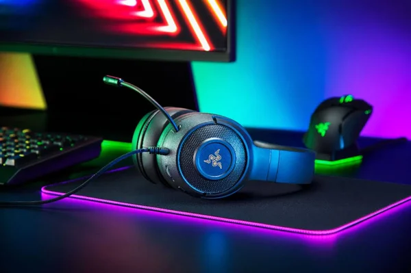Razer Kraken V3 x Wired 7.1 Surround Sound Gaming Headset for PC and Mac with RGB Lighting